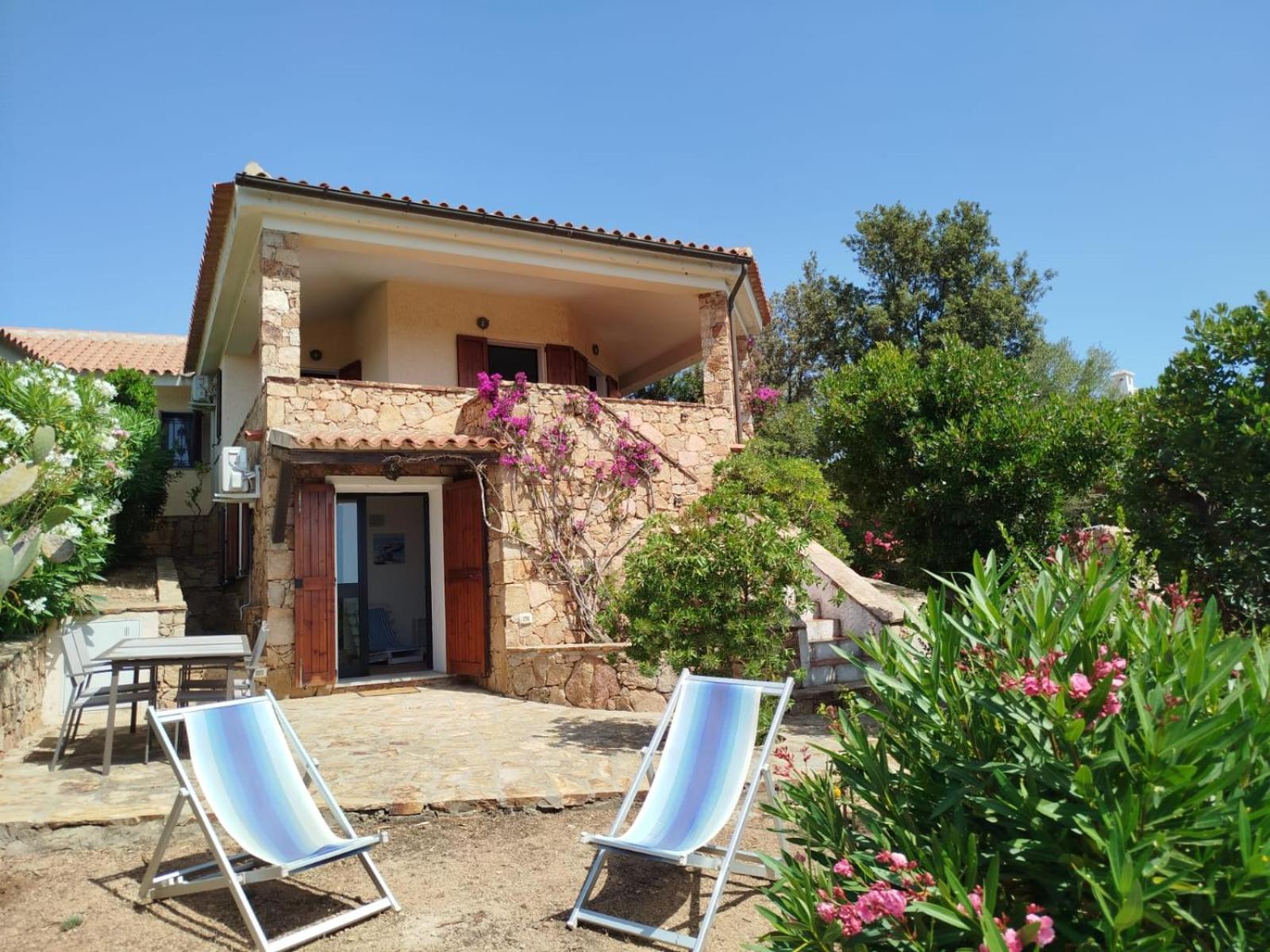 Villa Vista Mare Cala Ginepro Punta Molara Екстер'єр фото