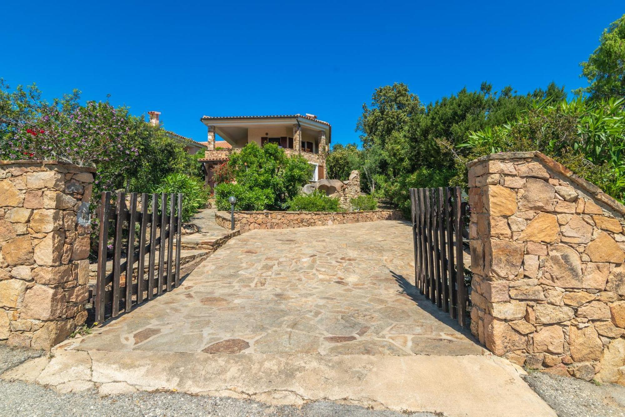 Villa Vista Mare Cala Ginepro Punta Molara Екстер'єр фото